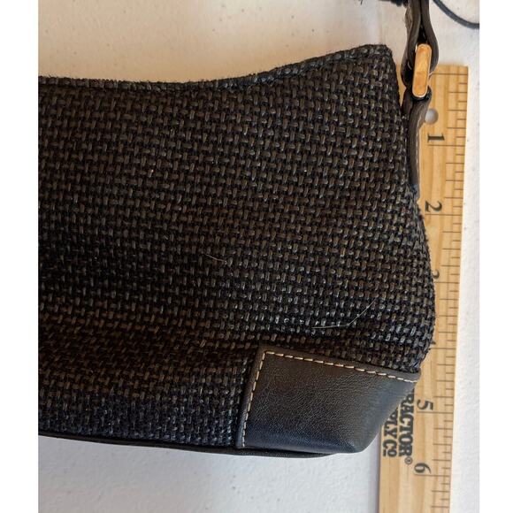 Liz Claiborne Small Black Purse with Shoulder Strap - Picture 3 of 7